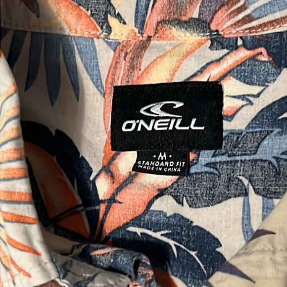O’Neill Tropical Print Short Sleeve Button Down Shirt - Picture 4 of 5